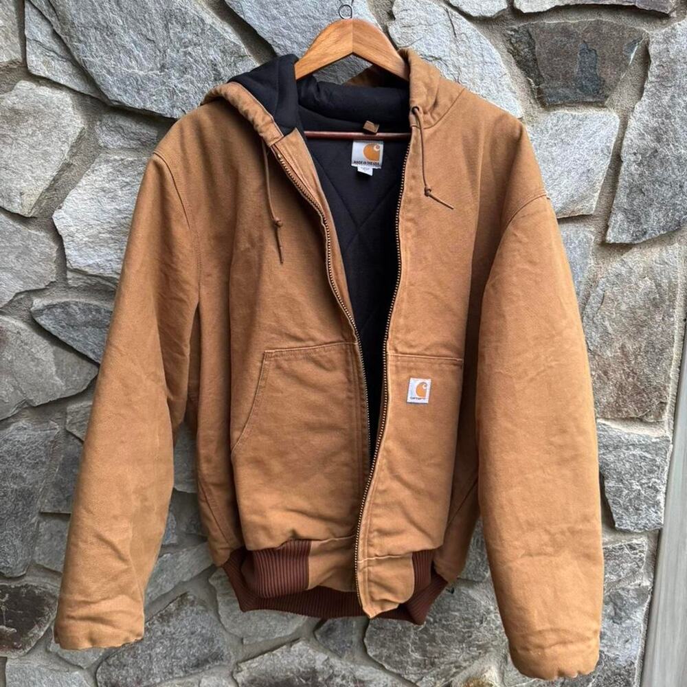 Carhartt brown jacket with black lining, Size L. J140-BRN